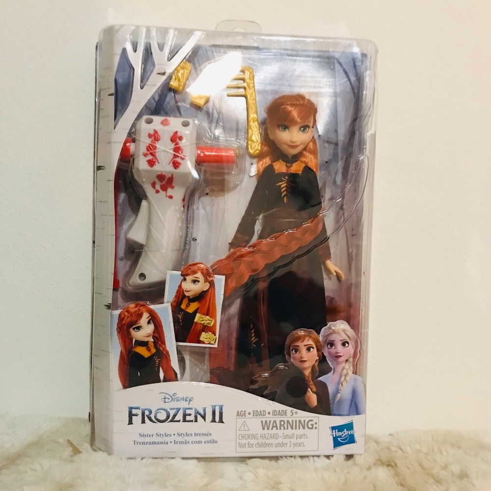 NIB - Disney Frozen 2 Anna Hair styler